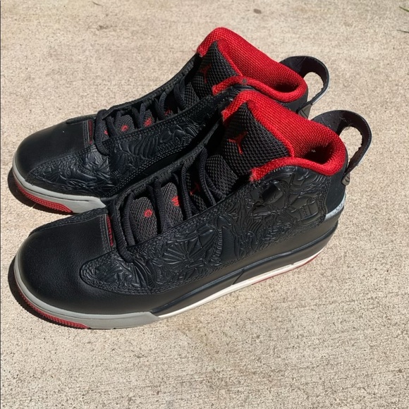 Jordan dub zeros. Red and black 7y - Picture 2 of 4